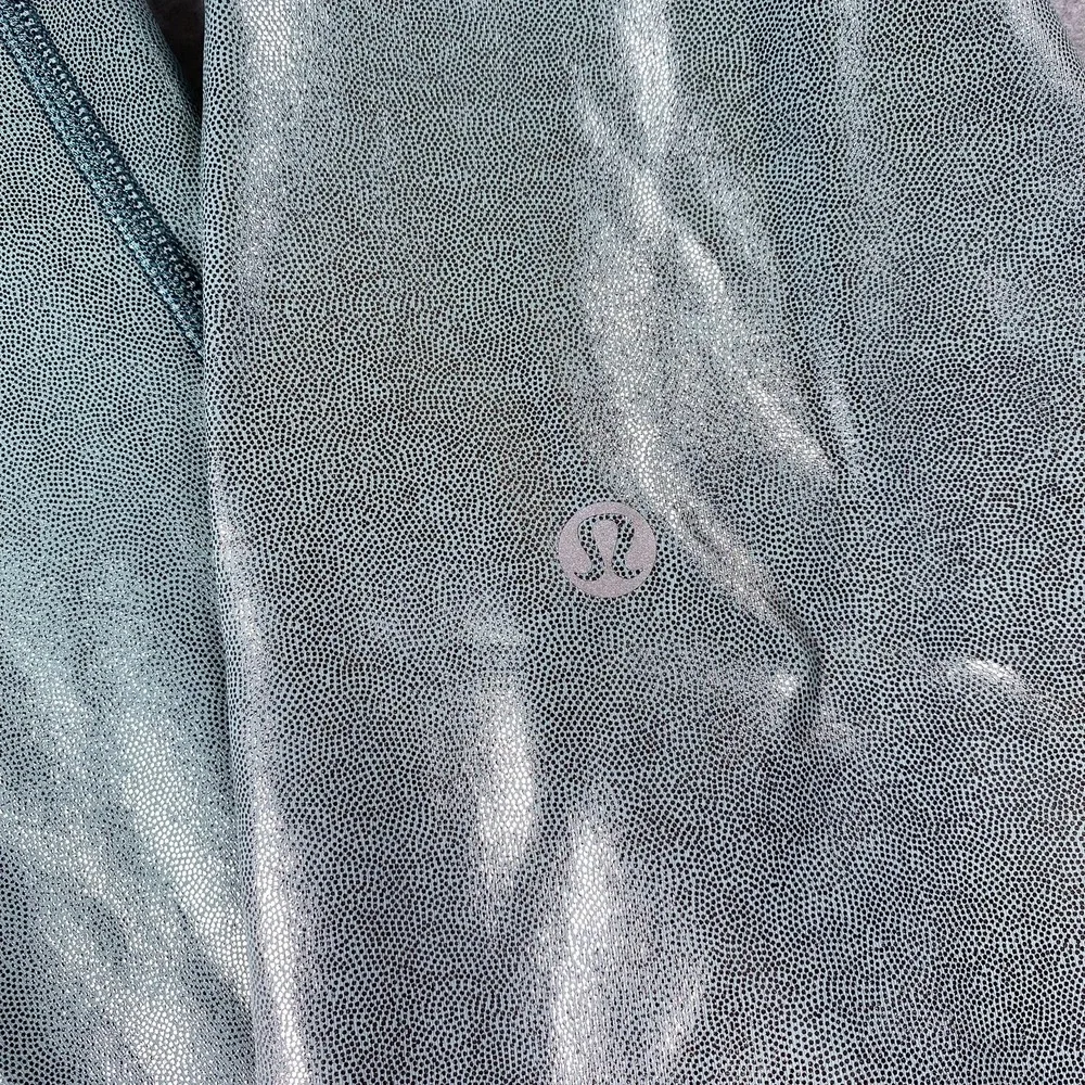 Lululemon Leggings Womens 6 High Rise Green Metallic Flecked Ankle Yoga‎ Pants